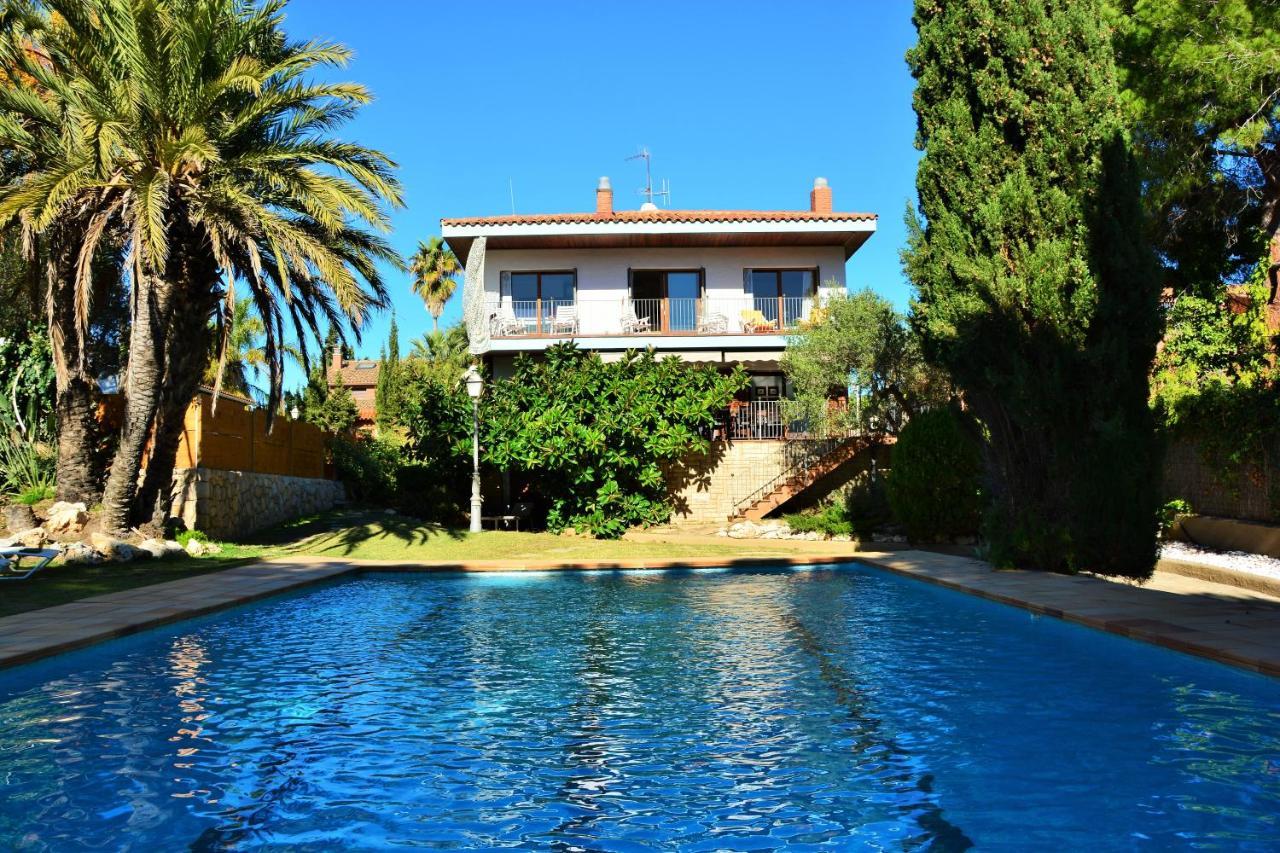 Villa Sitges El Ranch Amaizing Outdoor Areas Beaches At 5 Minutes Walk Sitges At 15 Min Drive Ac Pool Jacuzzi & Garden Xxl Calafell Exterior photo