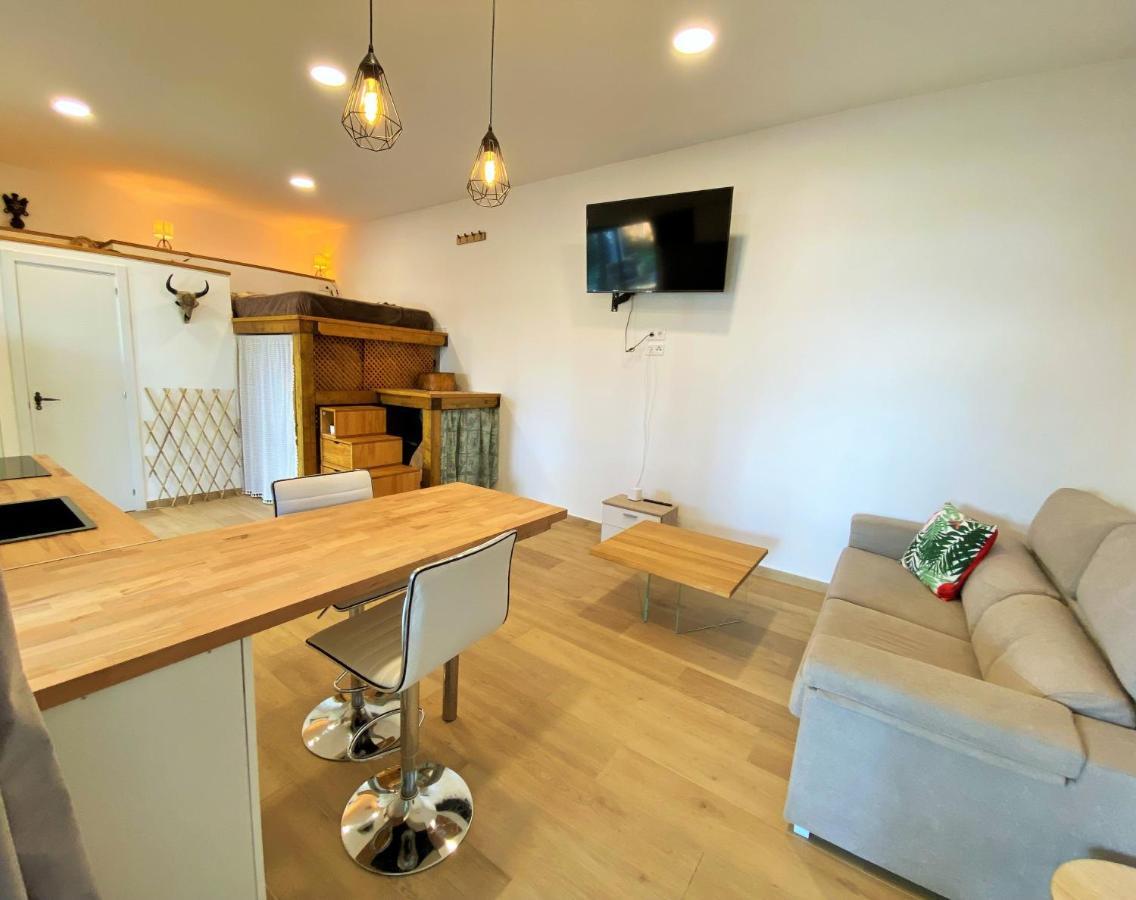 Villa Sitges El Ranch Amaizing Outdoor Areas Beaches At 5 Minutes Walk Sitges At 15 Min Drive Ac Pool Jacuzzi & Garden Xxl Calafell Exterior photo