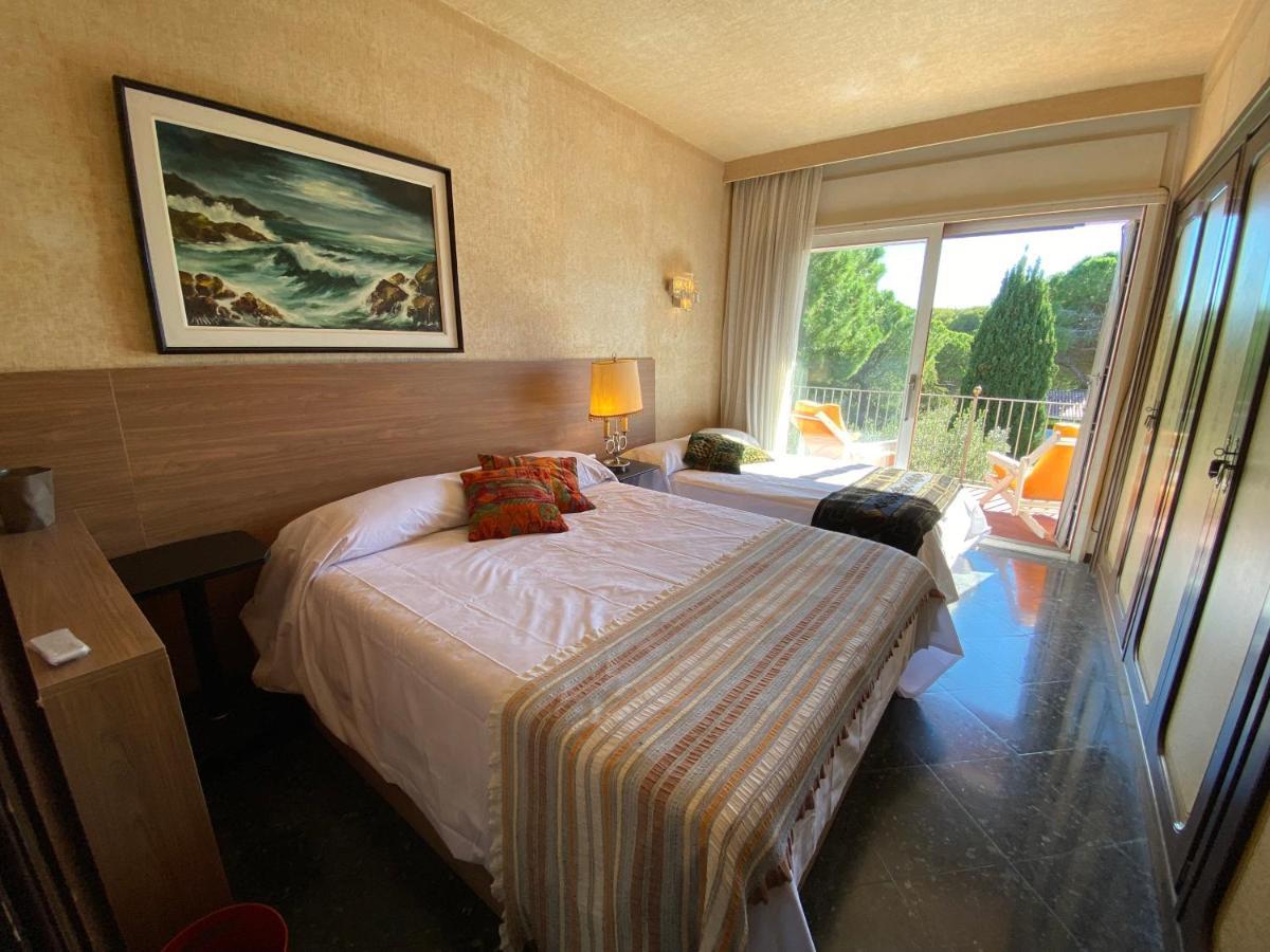 Villa Sitges El Ranch Amaizing Outdoor Areas Beaches At 5 Minutes Walk Sitges At 15 Min Drive Ac Pool Jacuzzi & Garden Xxl Calafell Exterior photo