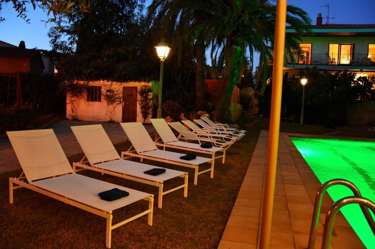 Villa Sitges El Ranch Amaizing Outdoor Areas Beaches At 5 Minutes Walk Sitges At 15 Min Drive Ac Pool Jacuzzi & Garden Xxl Calafell Exterior photo